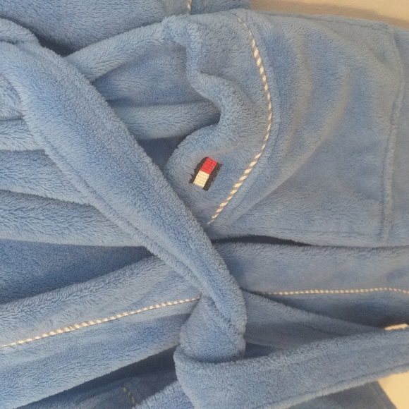 Robe/Sleepwear - Picture 2 of 5